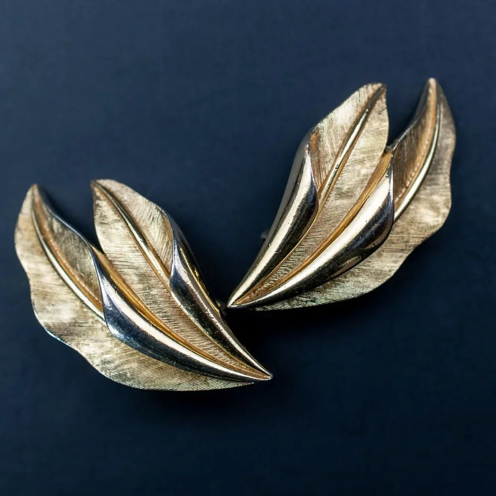 Vintage gold leaf earrings clip on, signed Crown Trifari leaves jewelry